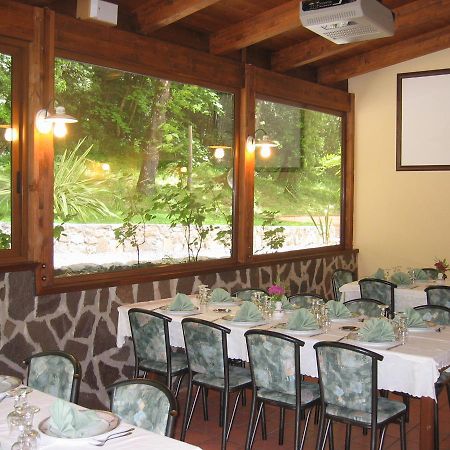 Hotel Chiar Di Luna Laino Borgo ภายนอก รูปภาพ