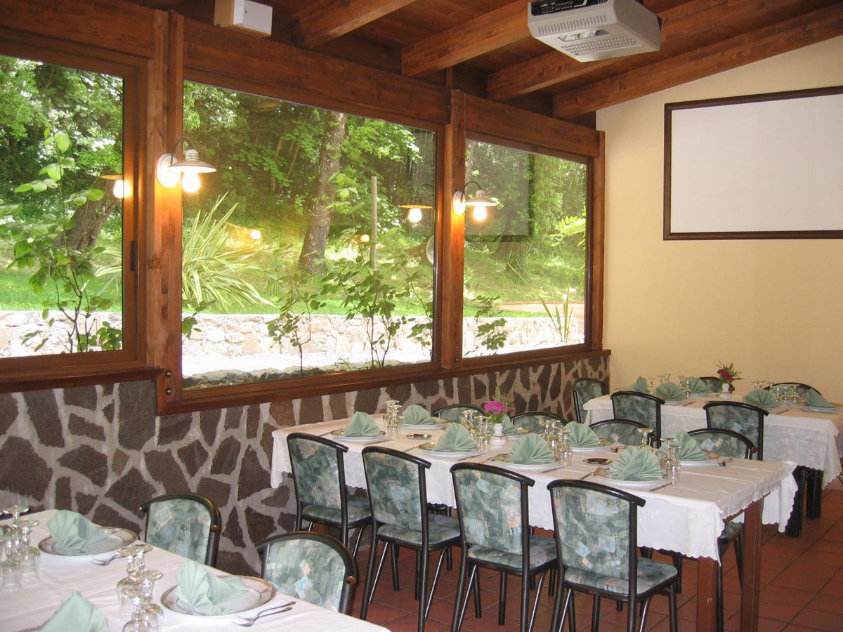 Hotel Chiar Di Luna Laino Borgo ภายนอก รูปภาพ