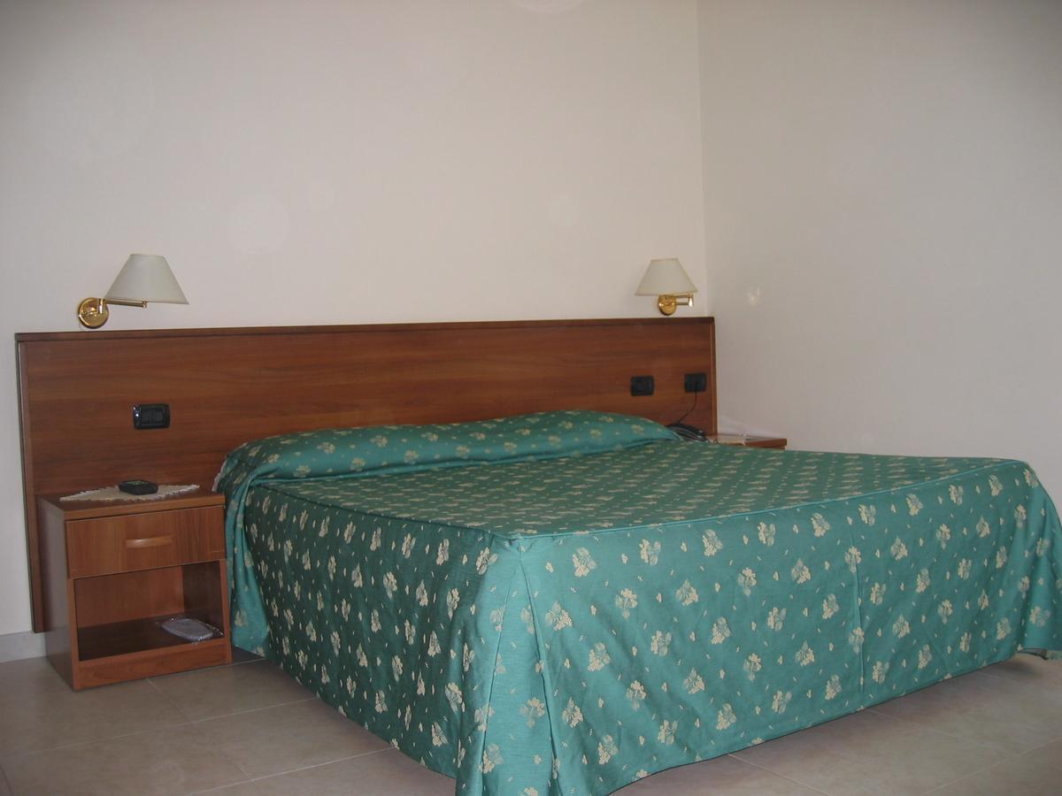 Hotel Chiar Di Luna Laino Borgo ภายนอก รูปภาพ